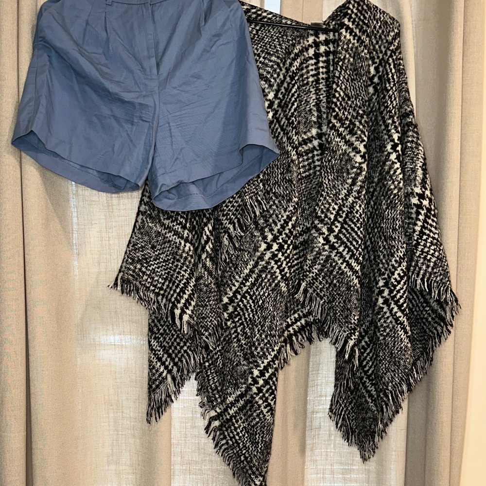 SUPER COMBO: Old Navy Blue Shorts and Black White Poncho
